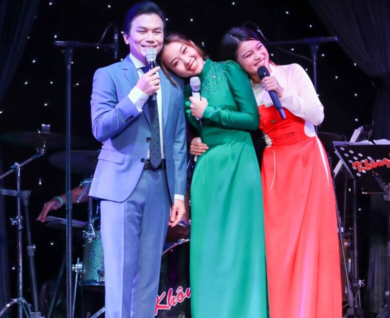 Cô gái đi hát đám tang được Phi Nhung nhận nuôi: Cuộc sống khó hơn sau khi mẹ mất, đã gọi Mạnh Quỳnh là "ba" - 5