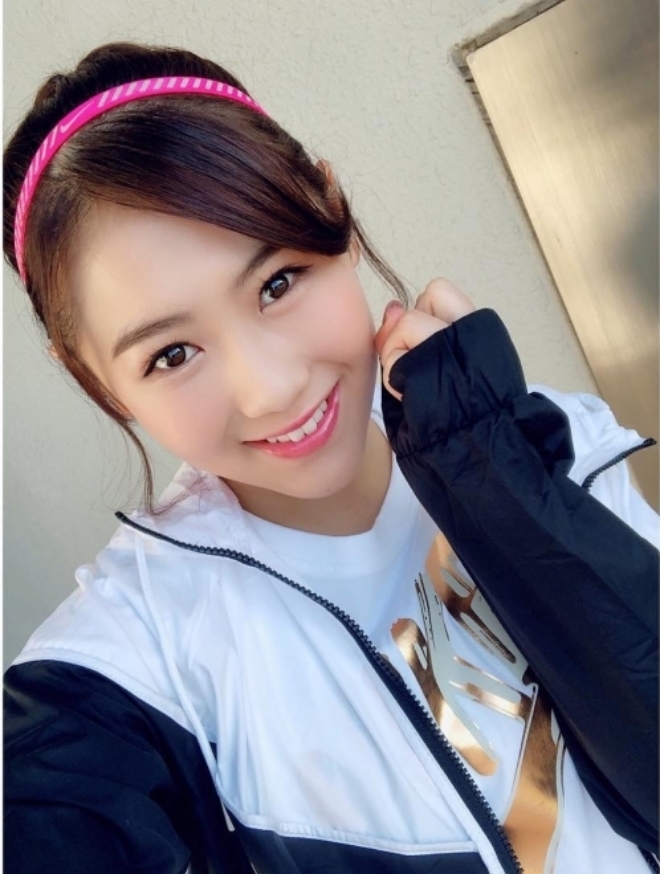 Sao nữ sinh năm 1999 lấy chồng hơn 31 tuổi, fan thấy "phí đời" khi nhìn mặt chú rể - 3