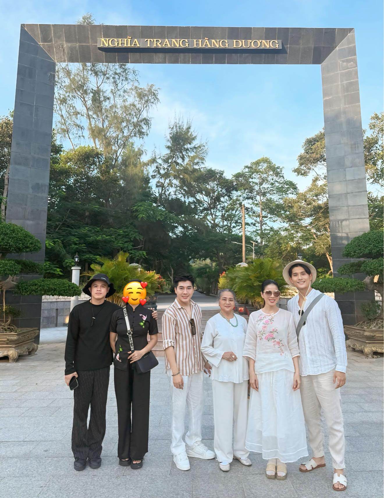 Mẹ ruột Lệ Quyên là "ngôi sao quận Hai Bà Trưng" một thời: U90 đẹp phúc hậu, sống trong biệt thự như lâu đài - 8