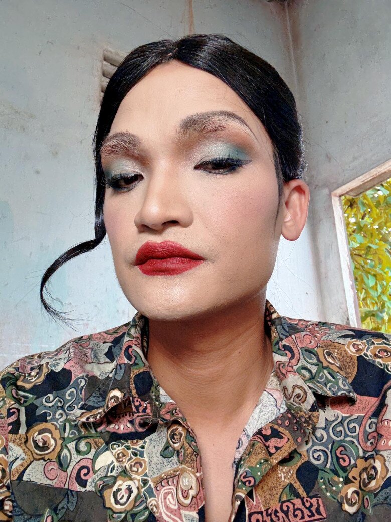 "Thánh hài xấu dã man" nay xuất hiện đẹp trai như tổng tài, vợ hơn tuổi để lại bình luận ngỡ ngàng - 4