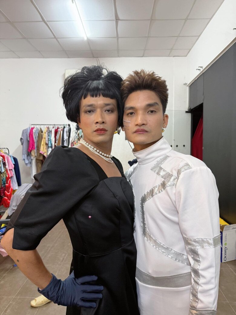 "Thánh hài xấu dã man" nay xuất hiện đẹp trai như tổng tài, vợ hơn tuổi để lại bình luận ngỡ ngàng - 7