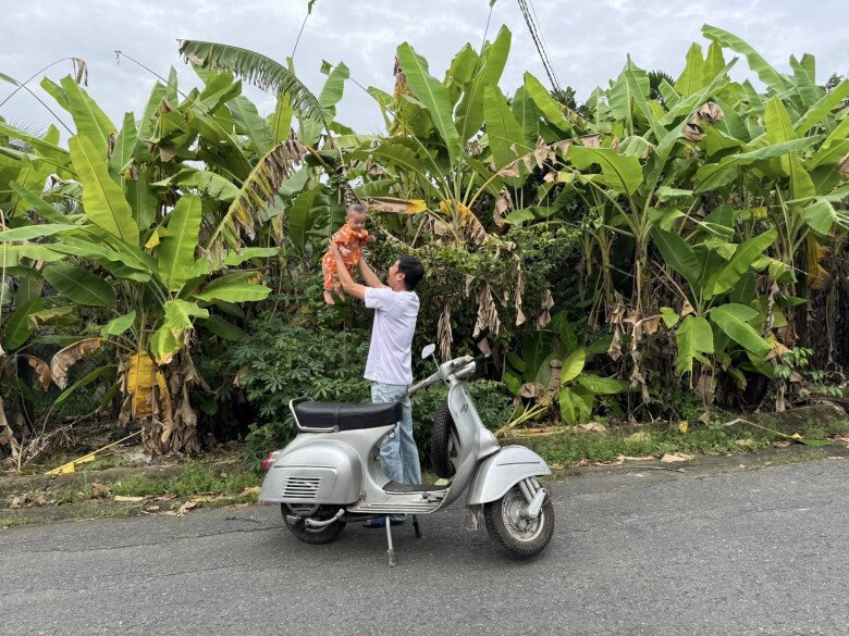 Người đàn ông từng yêu thầm Việt Hương: Ở trọ 10 năm mới mua được nhà, sống giản dị bên vợ kém 26 tuổi - 8