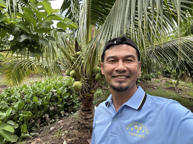 Người đàn ông từng yêu thầm Việt Hương: Ở trọ 10 năm mới mua được nhà, sống giản dị bên vợ kém 26 tuổi - 2