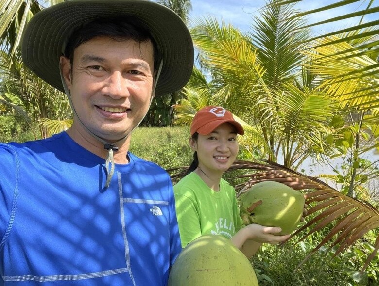 Người đàn ông từng yêu thầm Việt Hương: Ở trọ 10 năm mới mua được nhà, sống giản dị bên vợ kém 26 tuổi - 4