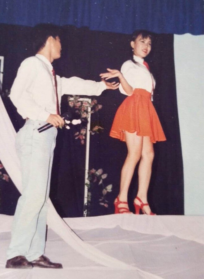 Người đàn ông từng yêu thầm Việt Hương: Ở trọ 10 năm mới mua được nhà, sống giản dị bên vợ kém 26 tuổi - 1