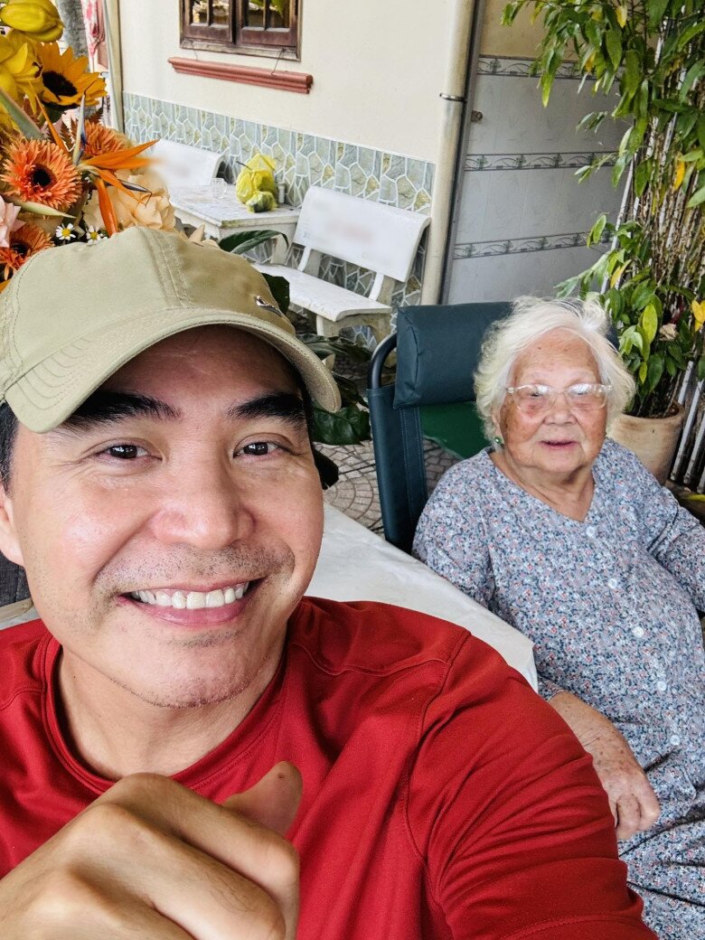 "Ông xã" Cát Tường đón "tin vui" ngay đầu 2026, bí mật cưới vợ rồi ly hôn nay U60 sống với mẹ 88 tuổi - 2