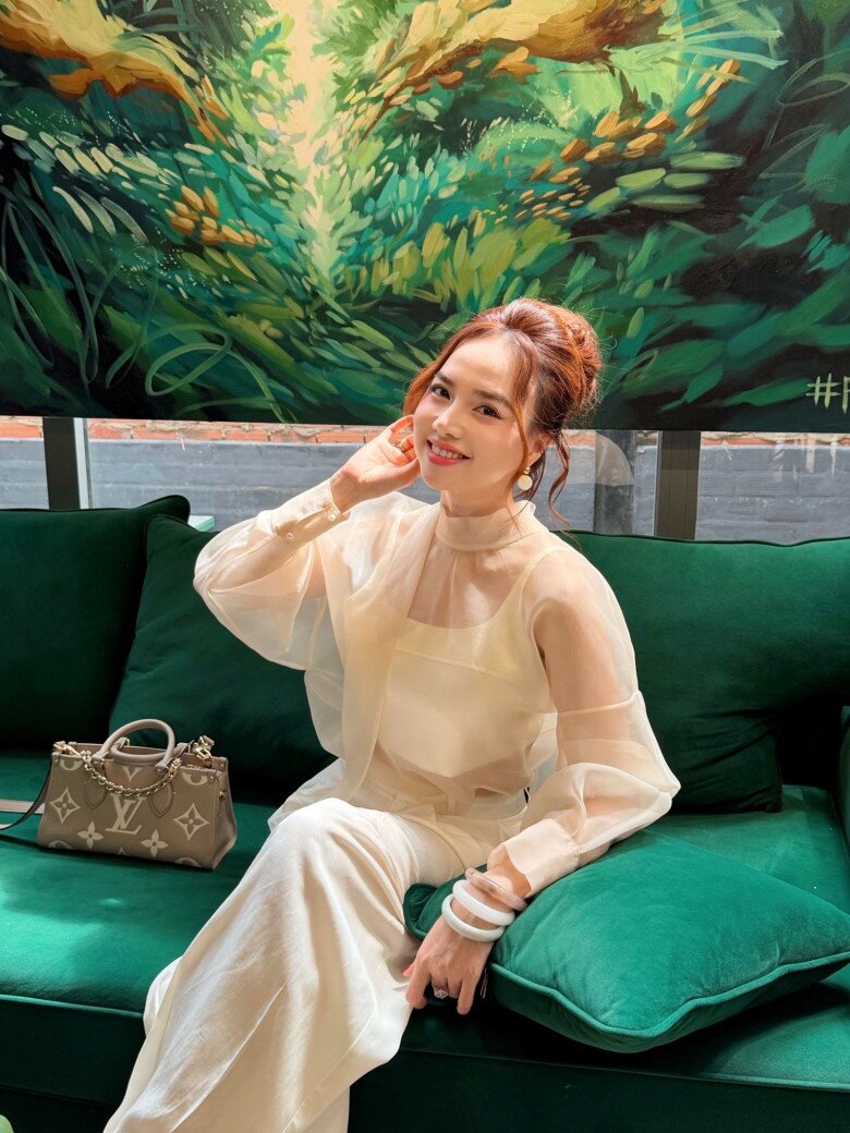 2 mỹ nhân Vbiz cùng đi học Thạc sĩ đầu năm: Người là Á hậu quốc tế tài sắc, người làm vợ đạo diễn nghìn tỷ - 3