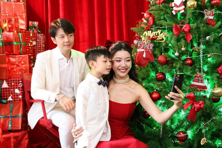 2 mỹ nhân Vbiz cùng đi học Thạc sĩ đầu năm: Người là Á hậu quốc tế tài sắc, người làm vợ đạo diễn nghìn tỷ - 11