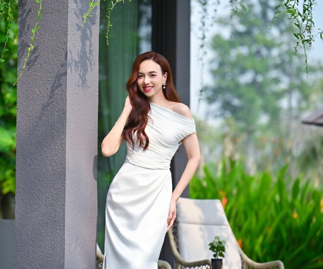 2 mỹ nhân Vbiz cùng đi học Thạc sĩ đầu năm: Người là Á hậu quốc tế tài sắc, người làm vợ đạo diễn nghìn tỷ - 1