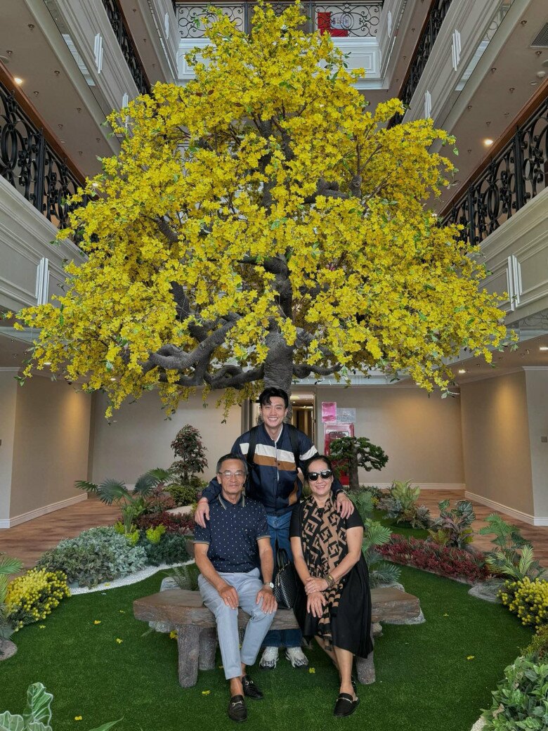 2 sao nam 8X từng đi phụ hồ: Người nay là CEO ở biệt thự 40 tỷ, người hạnh phúc bên vợ đẹp dù chưa đám cưới - 8