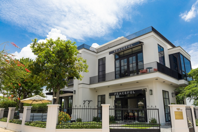 2 sao nam 8X từng đi phụ hồ: Người nay là CEO ở biệt thự 40 tỷ, người hạnh phúc bên vợ đẹp dù chưa đám cưới - 11