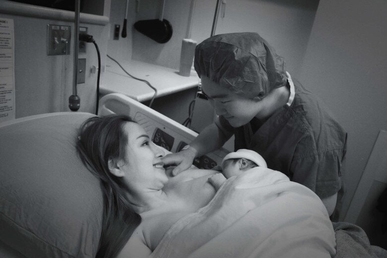 Con trai tóc xoăn của Hoa hậu Diễm Hương bị bắt giảm cân, nay trổ mã như thanh niên hưởng trọn nét đẹp từ mẹ - 10