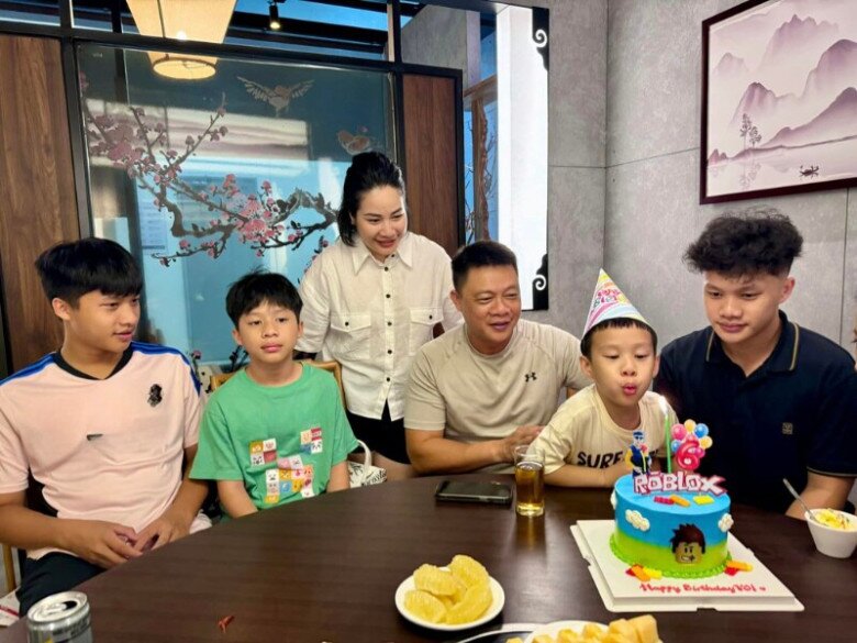 BTV VTV Quang Minh "bằng cấp đầy người" nhưng vẫn đau đầu khi dạy con trai học lớp 2, thừa nhận vợ làm tốt hơn - 5