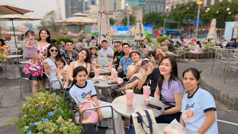 Con gái cố diễn viên Mai Phương ra dáng thiếu nữ khi mặc áo dài, ngày càng xinh đẹp chuẩn "bản sao" của mẹ - 12