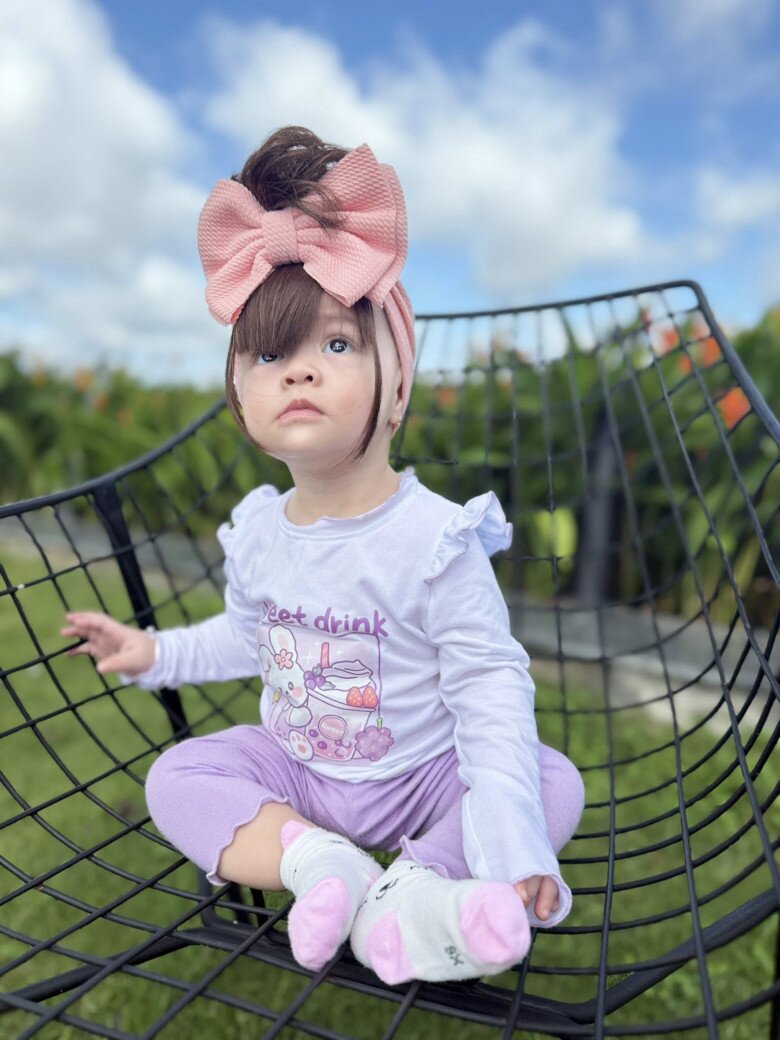 Con gái Nhật Kim Anh có kiểu tóc tém cá tính sau thời gian bị cạo trọc đầu, đôi mi cong vút như búp bê Tây - 5