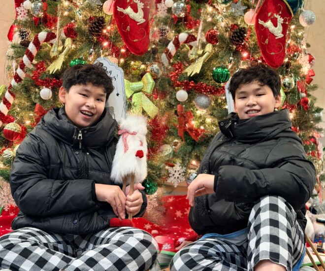 Con trai tóc xoăn của Hoa hậu Diễm Hương bị bắt giảm cân, nay trổ mã như thanh niên hưởng trọn nét đẹp từ mẹ - 1