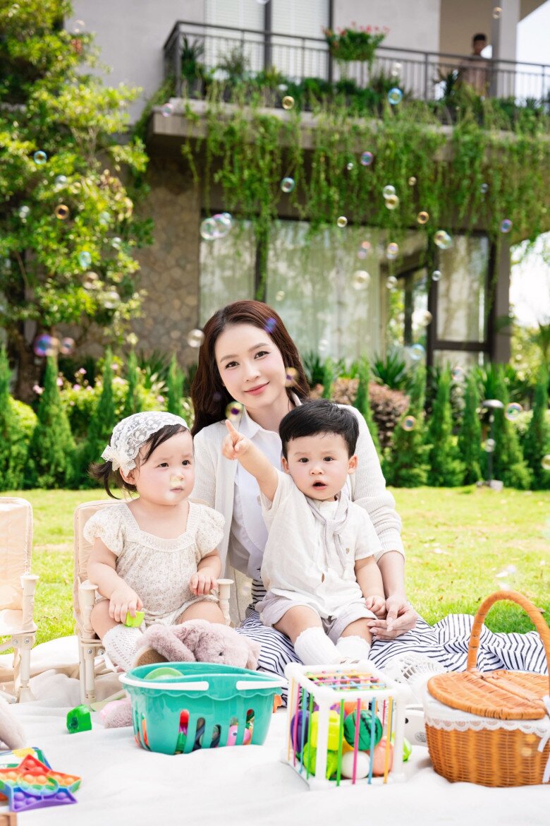 Cuộc sống của 2 nữ MC tuổi Ngọ giấu mặt chồng: Mai Ngọc ở trong "lâu đài", Sam được ông xã Hàn Quốc cưng chiều - 15