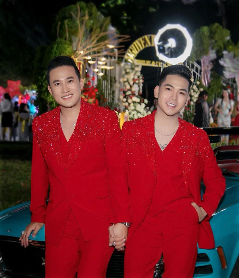 Hà Trí Quang "một nách chăm 2 con" cho Thanh Đoàn đi làm, quý tử thấy bố doanh nhân về liền "nịnh khéo" - 5