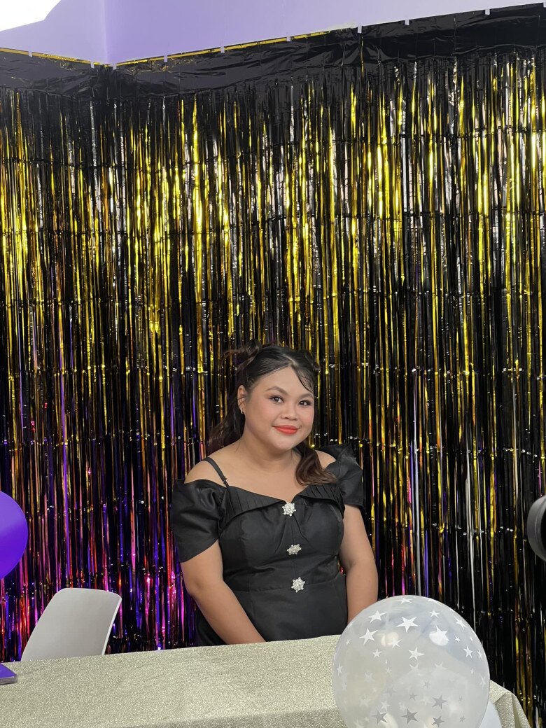 Mẹ bỉm "chạy show" đóng phim nhiều nhất mùa Tết: Từng làm nghề 7 năm nhưng người nhà không biết, có bầu vẫn lộn mèo biểu diễn - 8