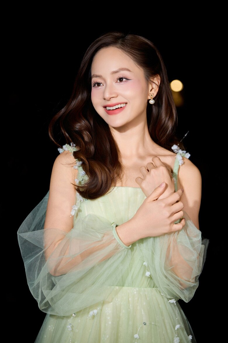 Mẹ bỉm đơn thân nuôi con lai "chạy show": Nhật Kim Anh sớm cho ái nữ tự lập, Lan Phương bế con đi quay - 10