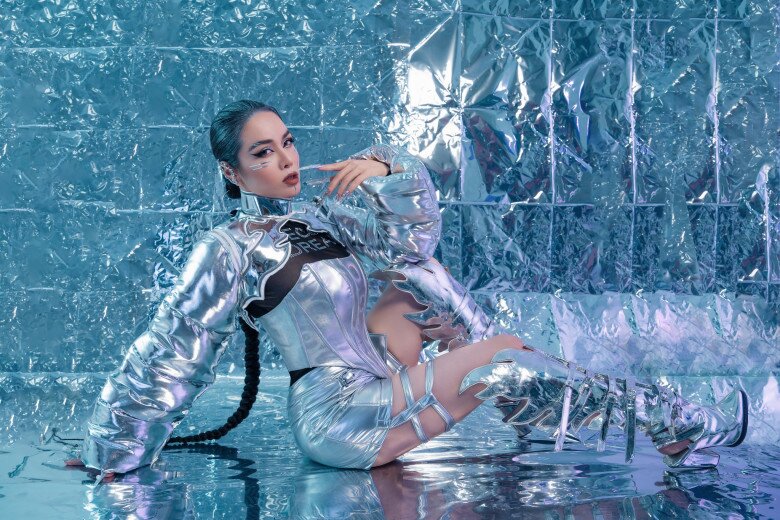 Mẹ bỉm đơn thân nuôi con lai "chạy show": Nhật Kim Anh sớm cho ái nữ tự lập, Lan Phương bế con đi quay - 4