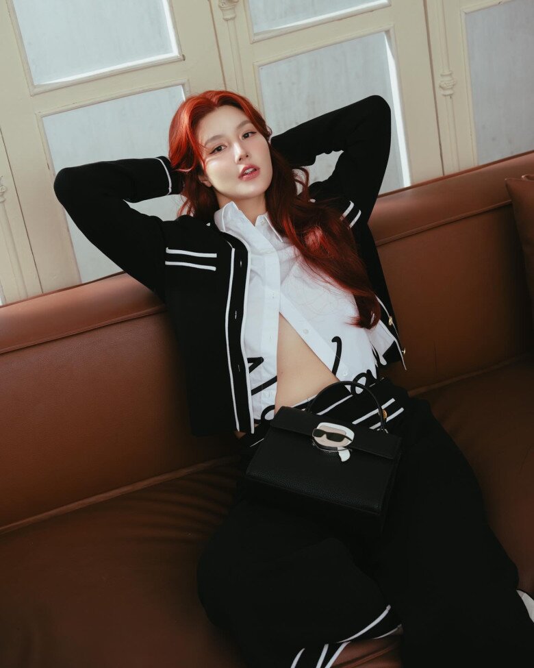 Mẹ bỉm Vbiz "chạy show" nước ngoài: Diễm My 9X "trắng phát sáng" trên thảm đỏ ở Đức, Kha Ly gửi ái nữ về quê ngoại - 3