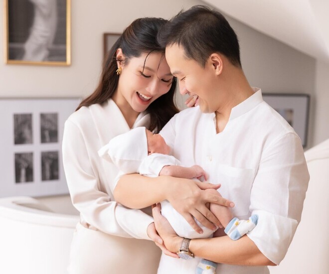 Mẹ bỉm Vbiz "chạy show" nước ngoài: Diễm My 9X "trắng phát sáng" trên thảm đỏ ở Đức, Kha Ly gửi ái nữ về quê ngoại - 1