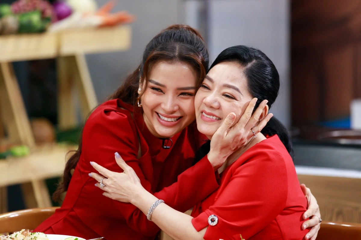 Phương Trinh Jolie nói về cuộc sống với mẹ chồng, phải "phân chia" với ông xã để giải quyết chuyện khó xử - 9