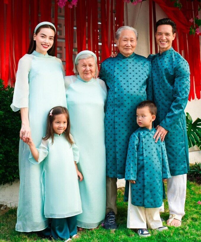 Sao Việt làm dâu Thụy Điển: Hồ Ngọc Hà thân thiết với bố mẹ chồng, Đoan Trang có hôn nhân đẹp như mơ - 4