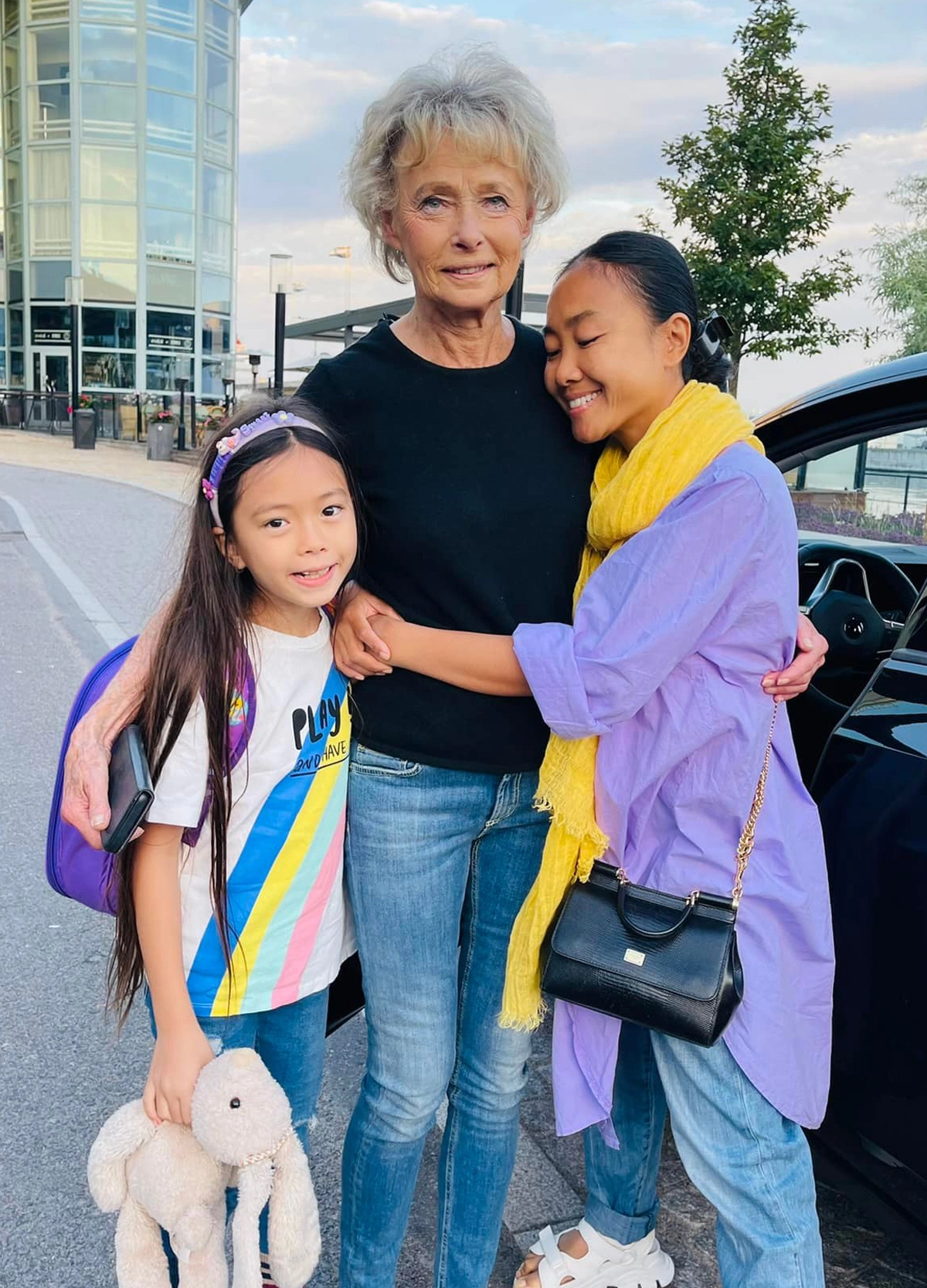 Sao Việt làm dâu Thụy Điển: Hồ Ngọc Hà thân thiết với bố mẹ chồng, Đoan Trang có hôn nhân đẹp như mơ - 13