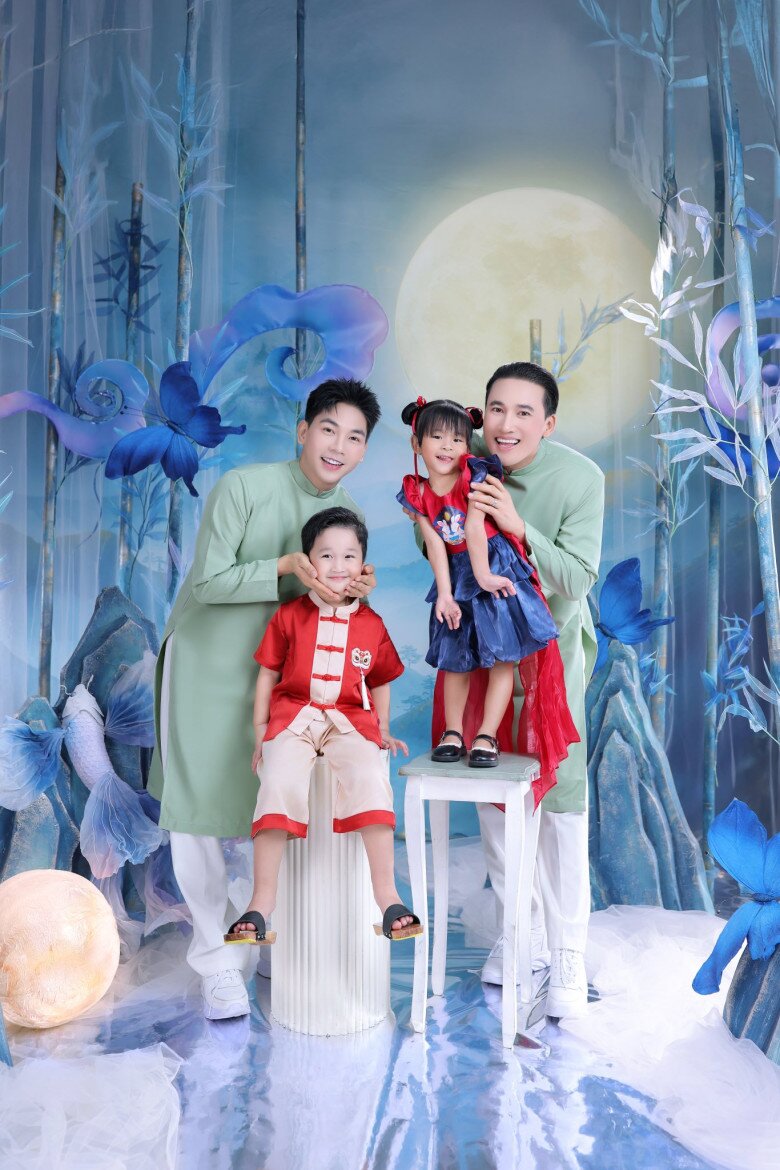 Thanh Đoàn và Hà Trí Quang đưa 2 con về thành phố chăm sóc, ông bà nội miền Tây quyến luyến ôm hôn cháu - 3