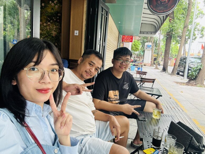 2 NSƯT từng đóng vai Thiên Lôi trong "Táo Quân": Người có con gái học Thạc sĩ, người hiếm hoi khoe 2 quý tử điển trai - 7