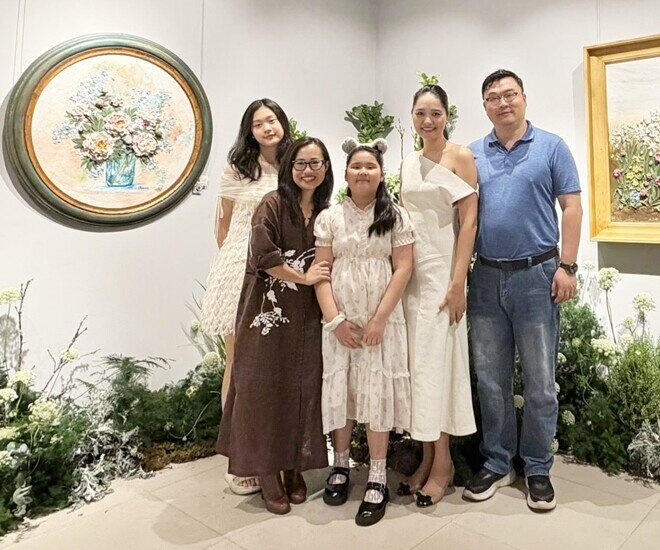 2 sao cùng tên Hương Giang có con gái xinh như hoa hậu: Người chăm đưa ái nữ đi sự kiện, người khoe thành tích của con - 13