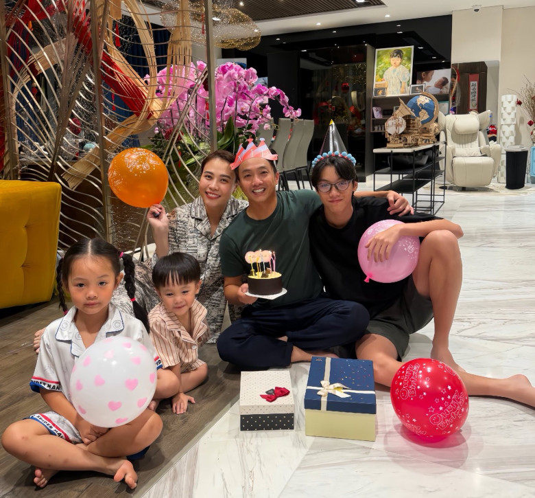 Con sao Việt vào lớp 1 năm 2026: Quý tử Đặng Thu Thảo là "bản sao" của bố, Suchin nhà Cường Đô La học trường quốc tế - 9