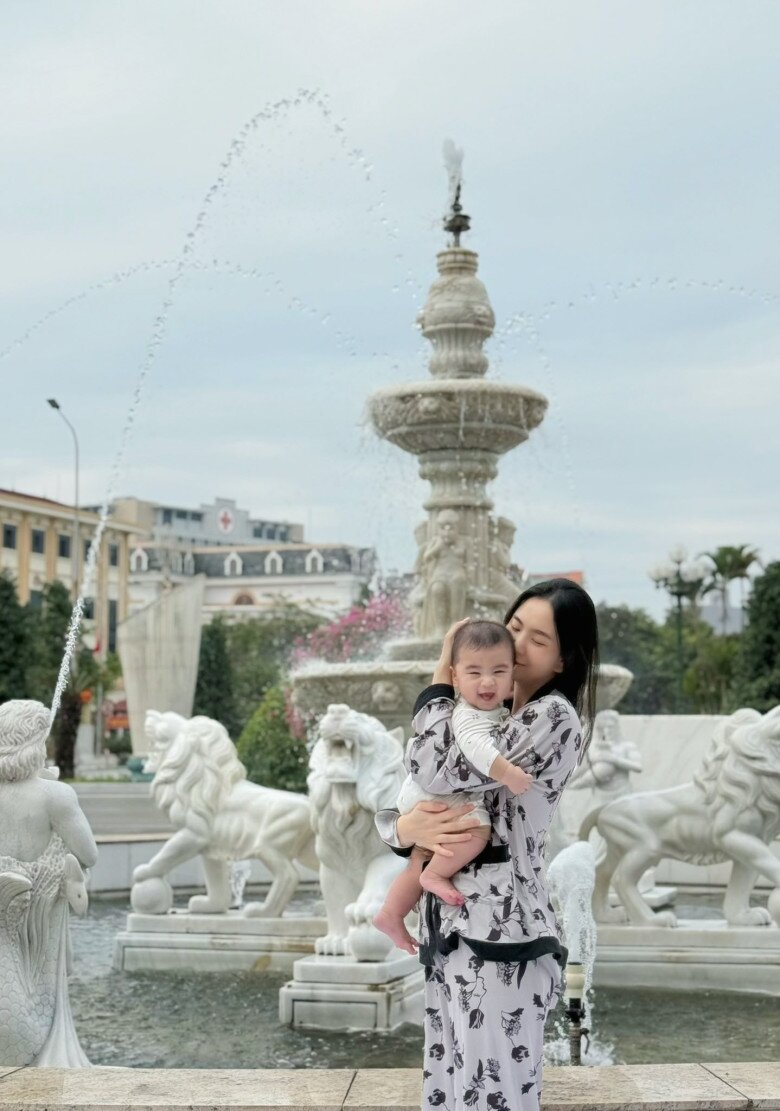 MC Mai Ngọc khoe quý tử 9 tháng tuổi đã gọi bố rõ ràng, chăm quý tử kỹ nhưng vẫn không bằng ông xã người Bắc Ninh - 10
