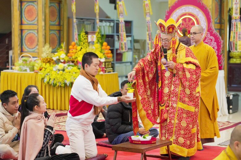 Sao Việt 24h: Con gái Quách Ngọc Ngoan hiếm hoi lộ diện bên bố, từng năn nỉ nam diễn viên cho gặp người phụ nữ đặc biệt - 11