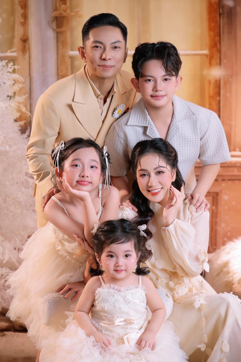 Sao Việt 24h: Ái nữ Quyền Linh khoe trọn visual thanh thuần trong cuộc sống như cổ tích, bị soi vì "đánh đàn cũng điệu" - 5