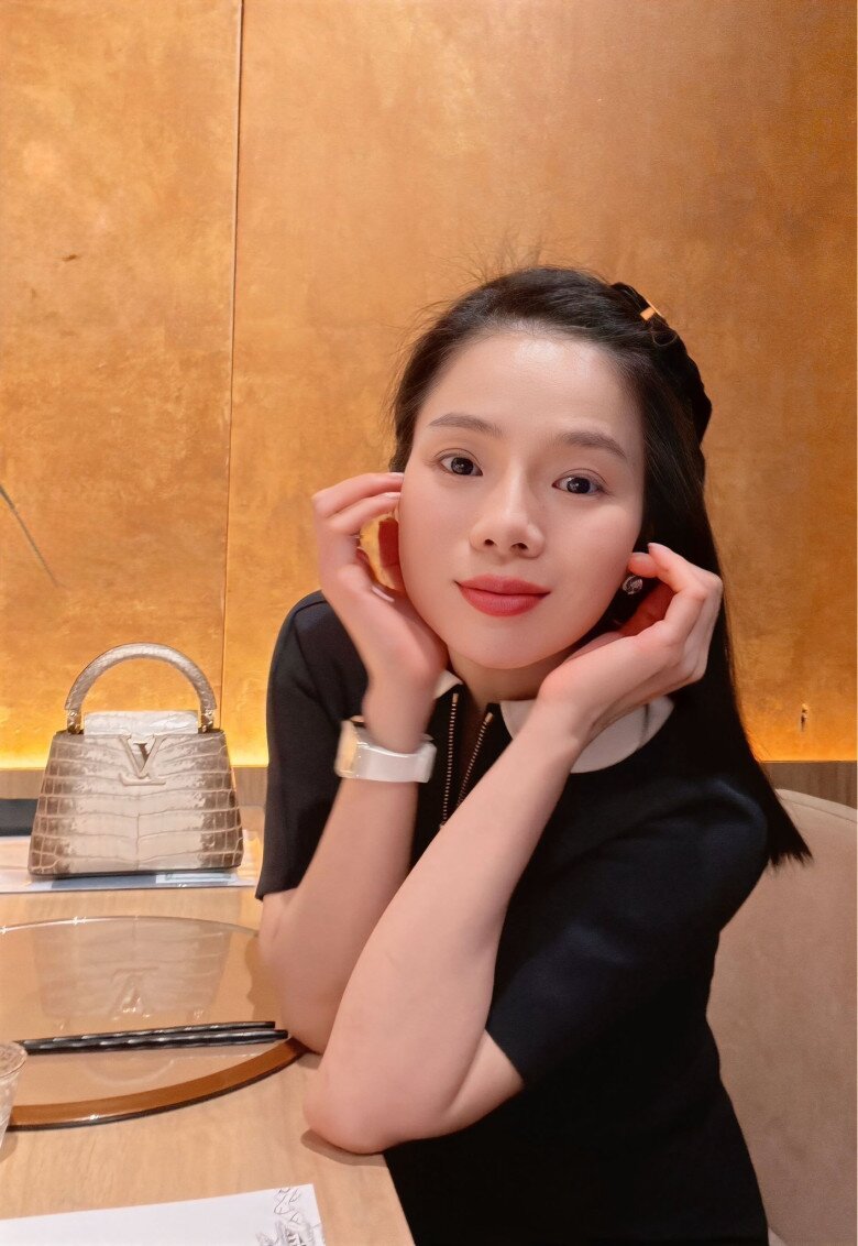 Sao Việt 24h: Bố chồng H'Hen Niê cưng chiều cháu nội, em bé Ê Đê 4 tháng tuổi đã có "siêu xe" - 7