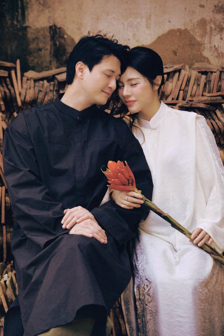 Sao Việt 24h: Con gái NSƯT Vũ Luân - Phương Lê đã biết "méc" bố vì bị làm đau, 2 tháng tuổi "nói chuyện" liên tục - 12