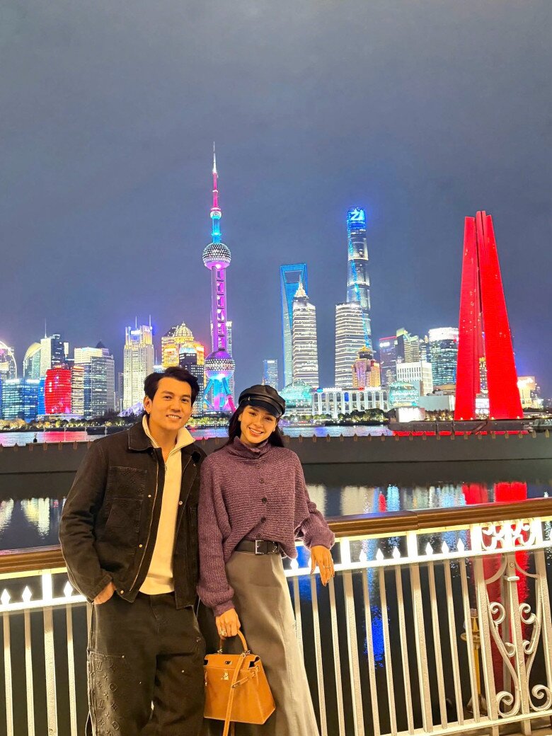 Sao Việt 24h: Con gái NSƯT Vũ Luân - Phương Lê đã biết "méc" bố vì bị làm đau, 2 tháng tuổi "nói chuyện" liên tục - 13