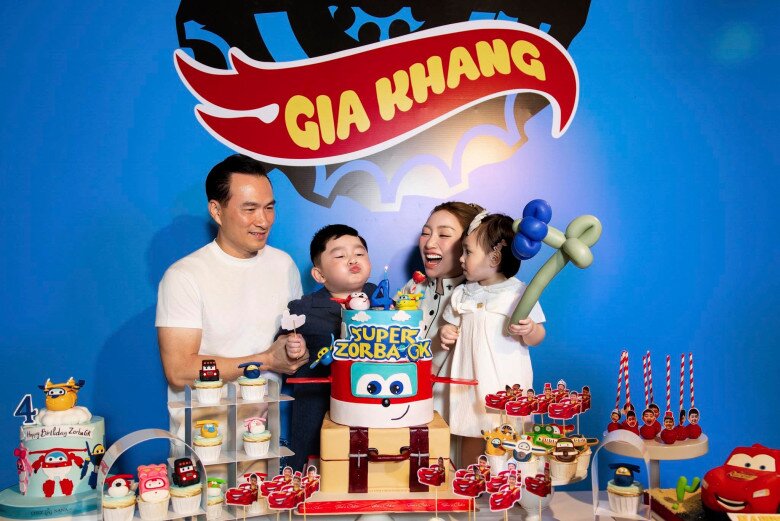 Sao Việt 24h: Con gái NSƯT Vũ Luân - Phương Lê đã biết "méc" bố vì bị làm đau, 2 tháng tuổi "nói chuyện" liên tục - 11