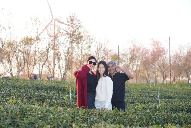 Sao Việt 24h: Con gái NSƯT Vũ Luân - Phương Lê đã biết "méc" bố vì bị làm đau, 2 tháng tuổi "nói chuyện" liên tục - 9