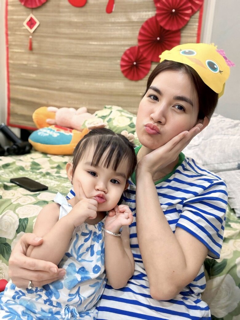 Sao Việt 24h: Con trai cả nhà NSND Xuân Bắc cao lớn gần chạm trần nhà, còn đi xe mô tô khoe dáng cực ngầu - 10