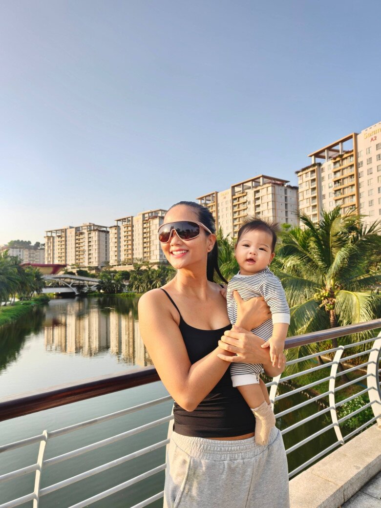 Sao Việt 24h: Con trai Đan Trường xứng danh "ông chủ nhí", tiếp tục được bố mẹ tặng quán cà phê lớn tại Mỹ - 4