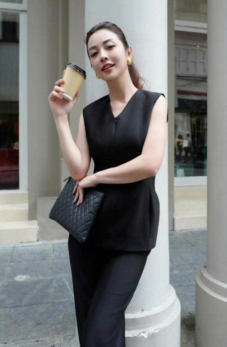 Sao Việt 24h: "Nữ hoàng ảnh lịch" kỷ niệm 32 năm ngày cưới, hé lộ bí quyết giữ hôn nhân bền chặt hơn 3 thập kỷ - 10