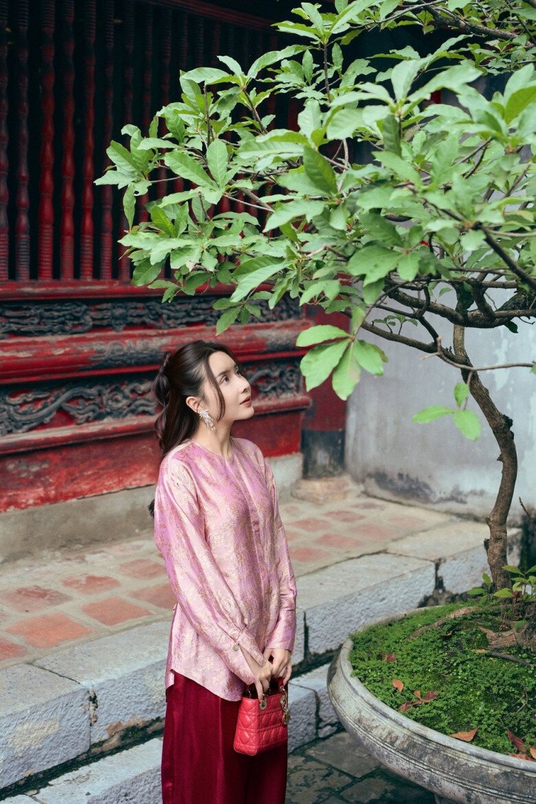 Sao Việt 24h: NSND Hồng Vân khoe "dáng nuột" thon thả ở tuổi U60, nhan sắc sau giảm cân "thăng hạng" không kém thời trẻ - 10