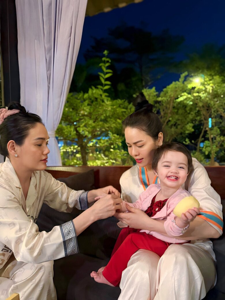 Sao Việt 24h: Động thái của Phương Oanh lúc nửa đêm, chỉ một bức ảnh hút gần 2.000 bình luận - 10