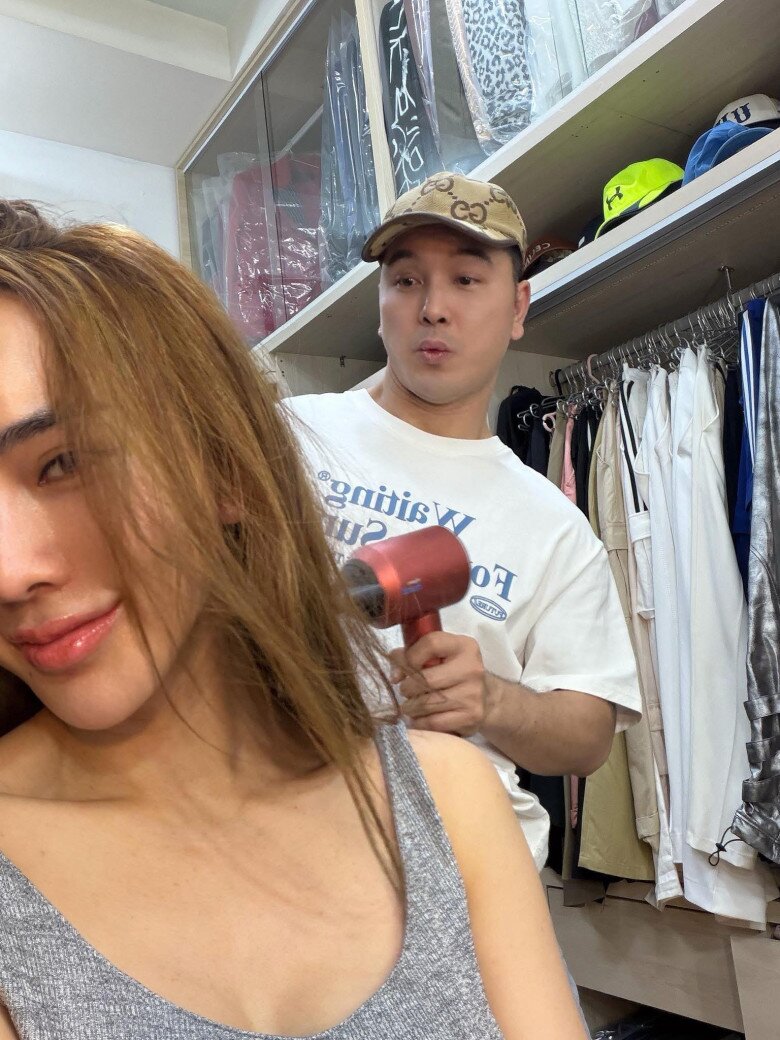 Sao Việt 24h: H'Hen Niê khoe bố chồng và bố ruột người Ê Đê chung khung hình, ngoại hình đối lập gây chú ý - 7