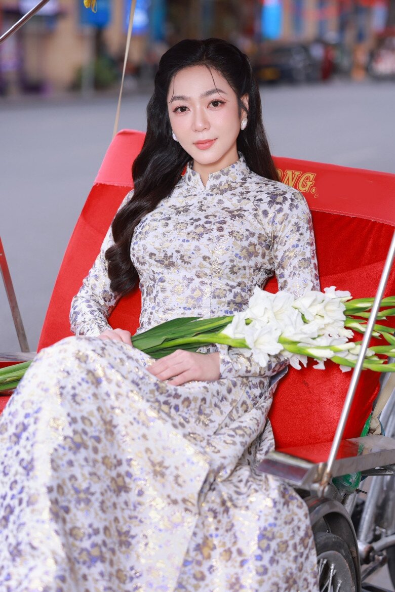 Sao Việt 24h: Lê Phương khoe khoảnh khắc mẹ chồng nàng dâu quấn quýt khi "nhậu" chung, chồng trẻ thì hết mực cưng chiều - 12