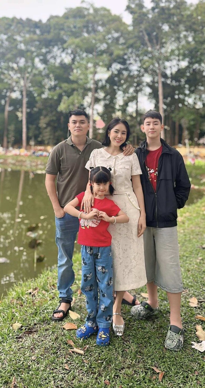 Sao Việt 24h: Lê Phương khoe khoảnh khắc mẹ chồng nàng dâu quấn quýt khi "nhậu" chung, chồng trẻ thì hết mực cưng chiều - 4